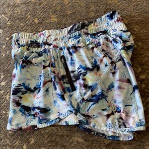 Lululemon Tracker V 4” shorts